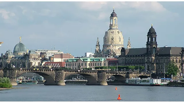 Grillboot Tour in Dresden - Frühstücksfahrt
