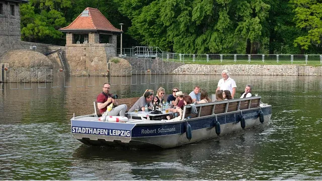 Motorboot Tour in Leipzig - Klein Venedig Tour