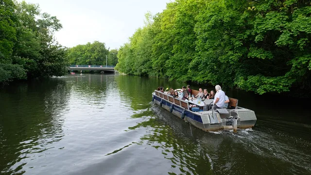 Motorboot Tour in Leipzig - kleine Auwald Tour