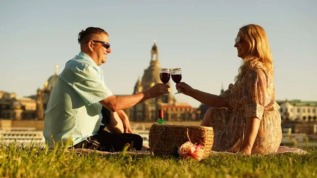 Paar Fotoshooting mit Picknick in Dresden