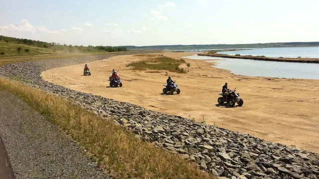 Quad fahren in der Leipziger Seenlandschaft