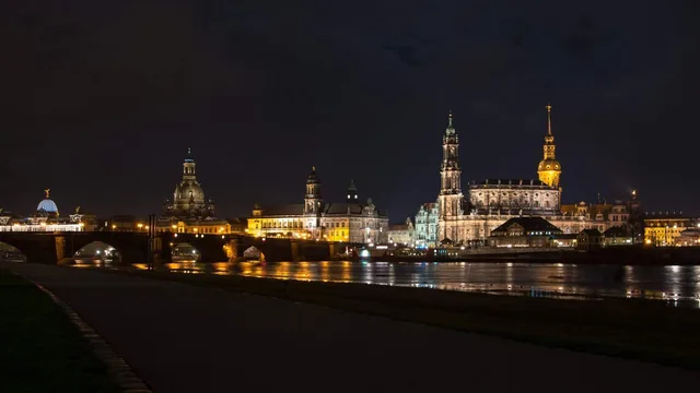 Speedboot Tour Dresden NightLights